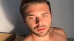 fashionable chap Bathing In Live