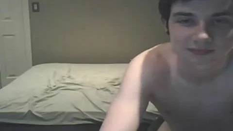 amateur Tw-nk engulfing older guy