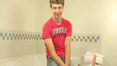twink Levi Lee Jacking Off With vibrator