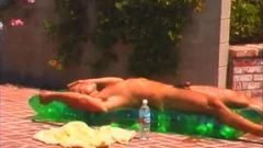 kinky dude Plays With hellomself By The Pool