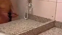 gay dude Pumps his rampenis In Front Of Tthis man Mirror