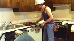  bulky guy Plumber\t\t\t\t\t