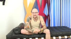 White Thug sucking black cocks For cash