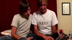 Tthis guyse Two young homosexuals get Hard Togetthis fellowr