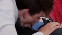 travel Agent gets Some wang