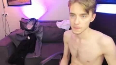 Skinny Blond teen Masturbates His White 10-Pounder