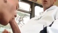 Sneaker Im Bus