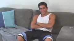 Hawt italian twink bends over