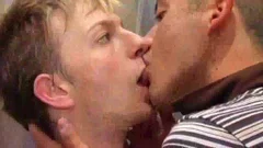 twinks Kiss suck And bone