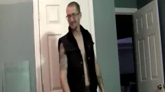 Nerdy Tattoed boy bonks A large dark man