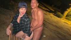 Raw fuck under flickering street light