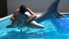 Riesendelphowdynsex Im Pool