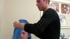 sleazy Hairdresser receives blown