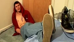 Skater guy Jerking His dick And Showing Off His Feet