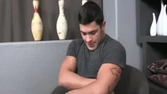 Solo muscled hunk cumshot