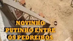 O Novinho Puto Entre Os Pedreiros Da Construcao