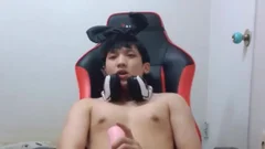 oriental Masturbating With A Flehslight In Live