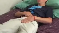 Aroused guy receives his rampecker sucked