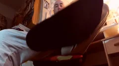 chubby Super Foot Fetish In My Room ! (partie 1)