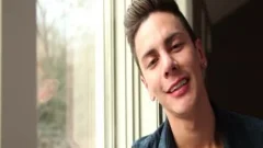gal Cruz bangs Max Carter