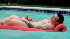 duo Barefuck By The Swimmingpool