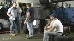 Super orgia de mecanicos en el garage