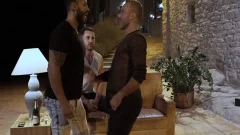 Champagne For three - ?