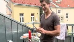 Muscled hunk goes for rough nailing