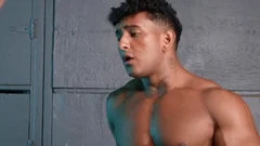 Men: A View of That Gym Boner