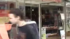 Castro 10-Pounder - Scene 2