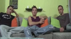Three homosexuals Shagging On Ttgreetingss chab Sofa today