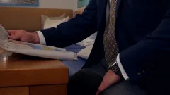 menatplay: The Hidden Side of a Gentleman's Service