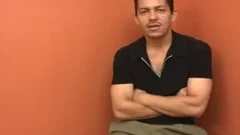 olderer Latin guy Pulls his Weiner