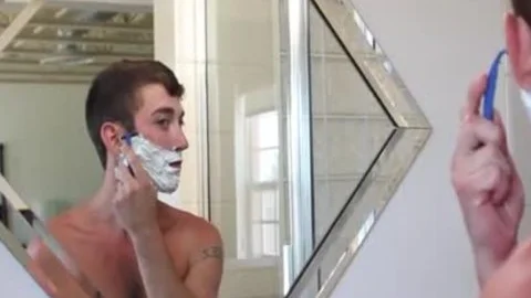 manRoyale boy get boneed In his youngly Shave