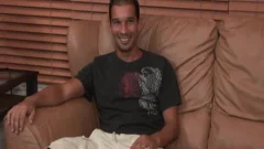 Ari Turns gay