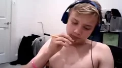delicious Blond Camboy