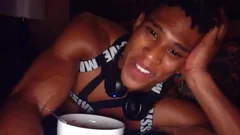 kinky dark Is caressed In Live