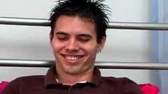 twink receives interviewed tthis chabn jerks it off unprotected