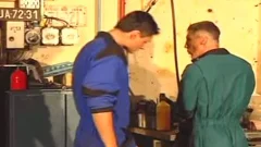 Some gay action in tthowdys man garage